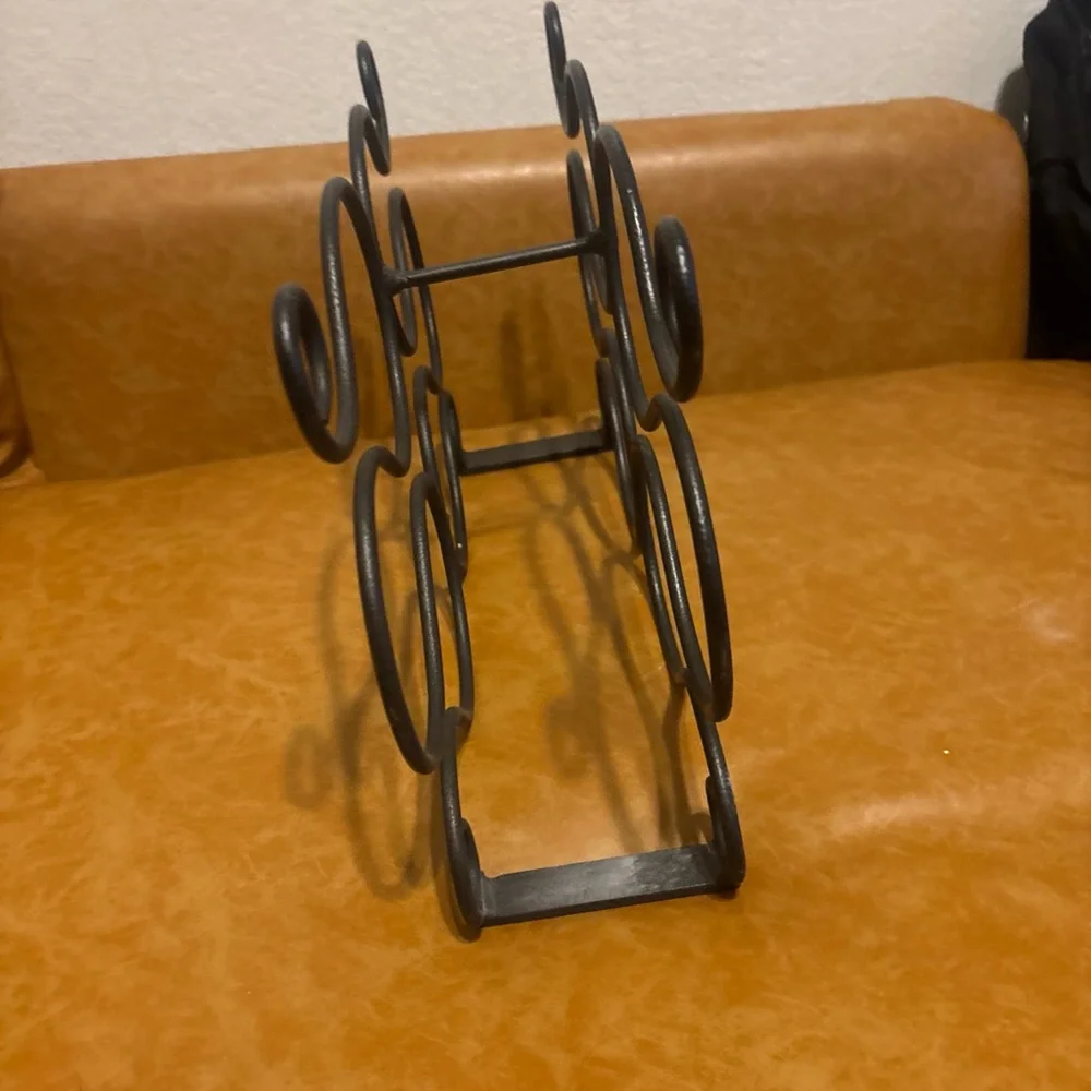 Wrought Iron Wine Rack Holds 10 Bottles. Excellent Condition - Picture 5 of 6